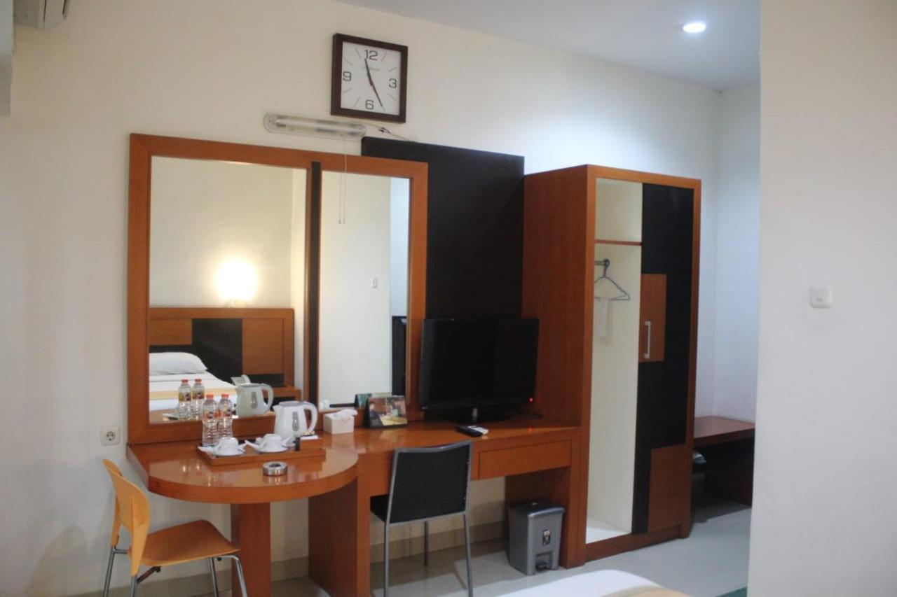 Hotel Grand Karawang Indah Exteriér fotografie