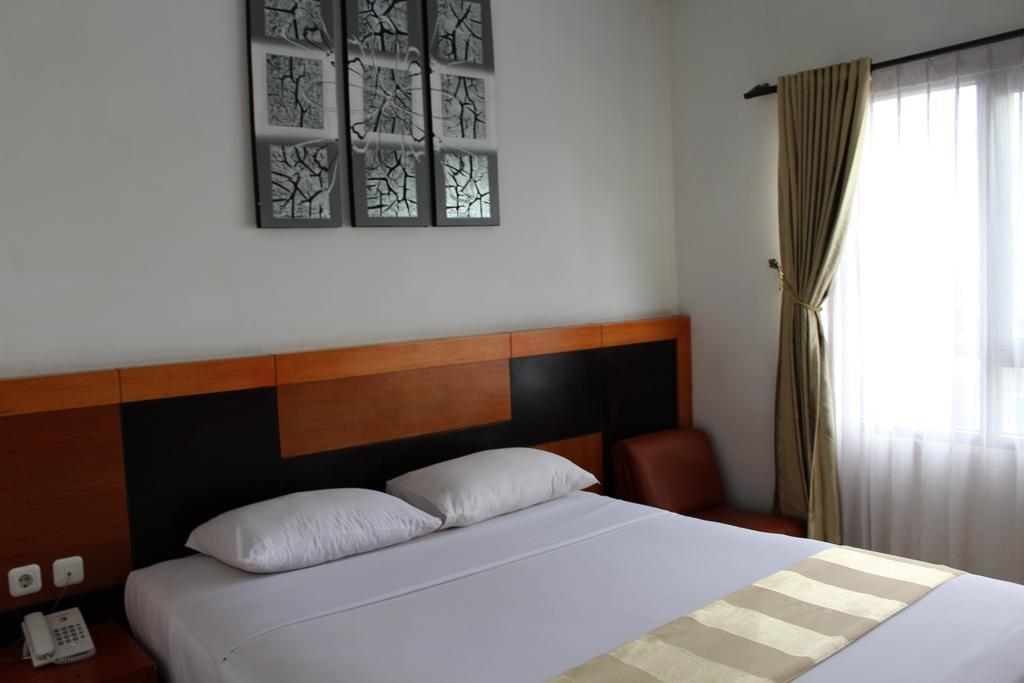 Hotel Grand Karawang Indah Exteriér fotografie